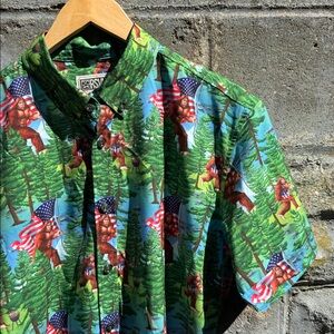 RSVLTS Bigfoot Sasquatch Men's Medium American Flag 4th of July SS Button Shirt